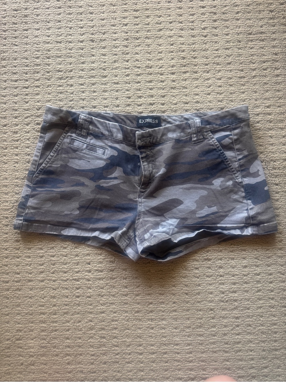Express Women's Gray Camo Stretch Cotton Low Rise Shorts Size 8